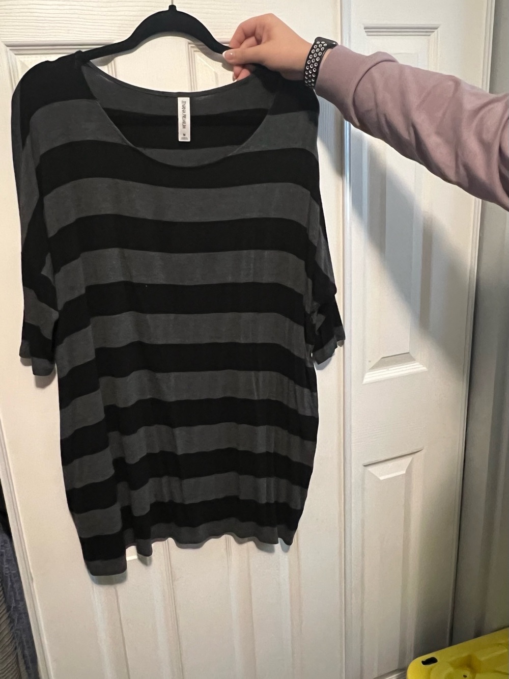 Zenana Outfitters Black & Gray Striped Short Sleeve Tee